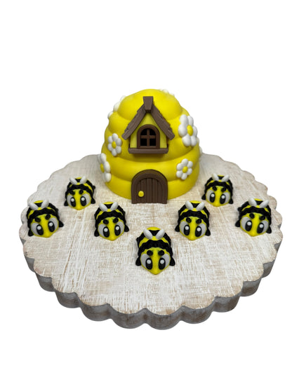 The Grit Hive | 3D Printed Beehive Scene with 7 Bees